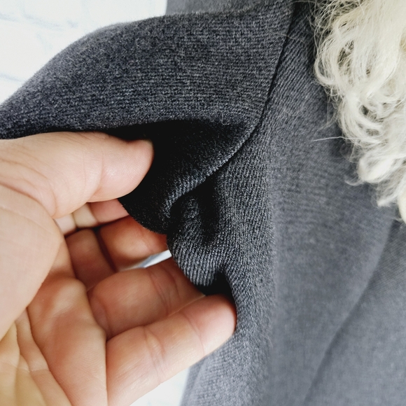 VINTAGE | union made fur collar long trench lined coat - Picture 9 of 11